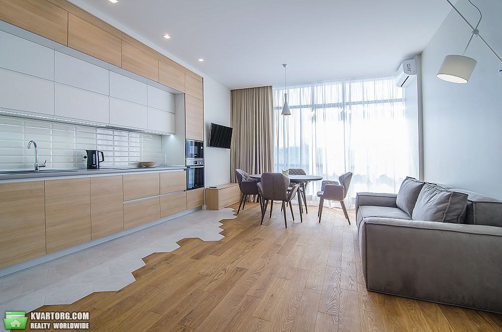 Rent out 2-room apartment. Киев,  Демиевская — photo 1