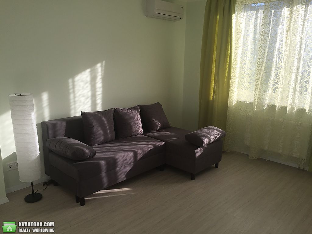 Rent out 2-room apartment. Киев,  Лебедева Николая — photo 1