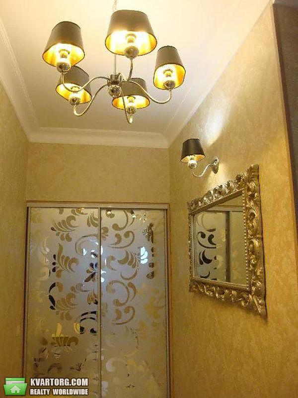 Rent out 2-room apartment. Киев,  Жилянская — photo 7