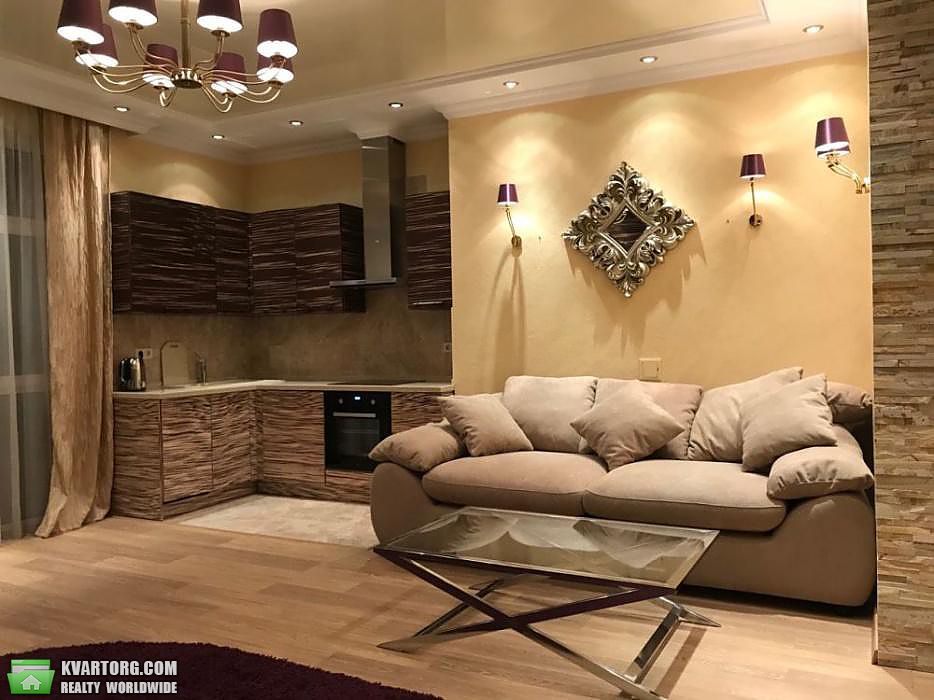 Rent out 3-room apartment. Киев, Назаровская — photo 1
