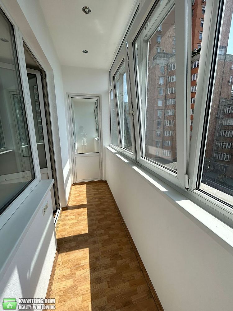 Rent out 2-room apartment. Киев,  Черновола — photo 9