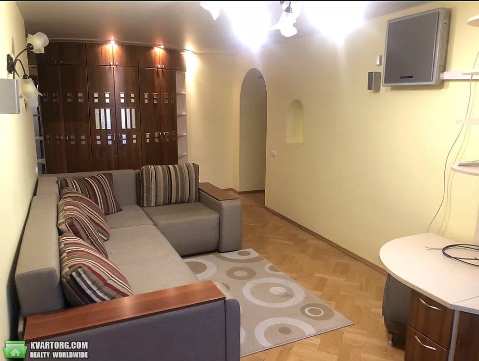 Rent out 3-room apartment. Киев,  Голосеевский пр — photo 2
