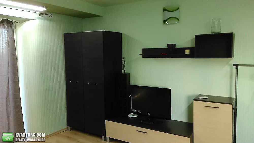 Rent out 1-room apartment. Киев,  Русановская наб — photo 1