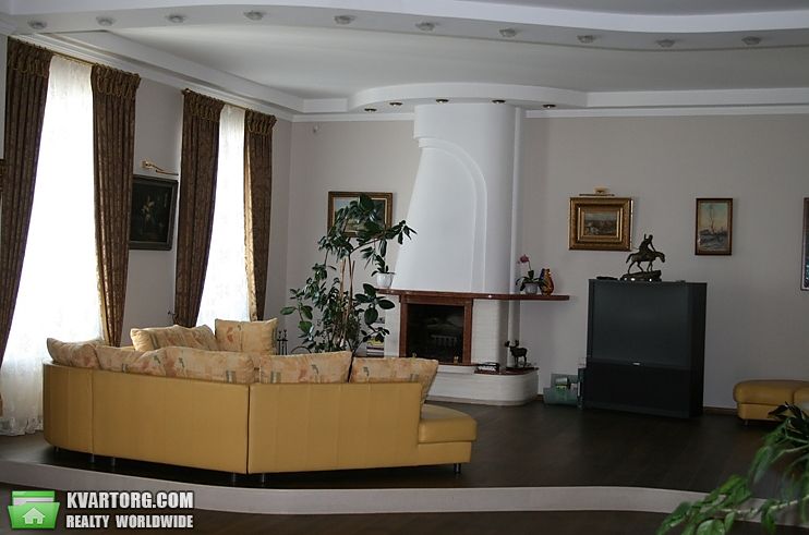Sell 4-room apartment. Киев,  Богомольца — photo 1