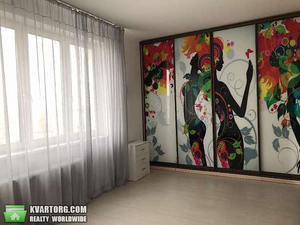 Rent out 3-room apartment. Киев,  Урловская — photo 4
