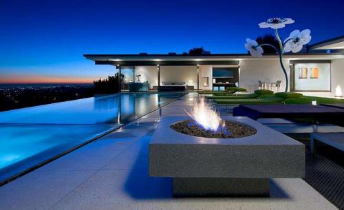 Sell house. Киевская обл., Лесники — photo 1