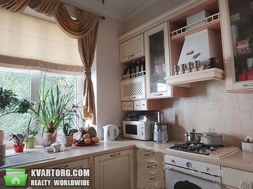 Rent out 2-room apartment. Киев, Институтская — photo 3