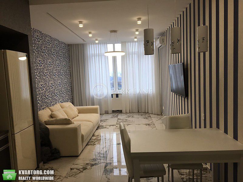 Rent out 2-room apartment. Киев,  Щорса — photo 3