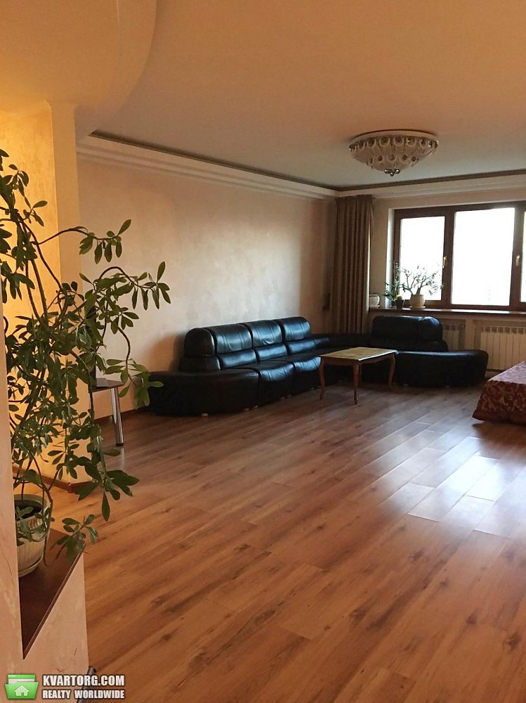 Rent out 4-room apartment. Киев,  Расковой — photo 1