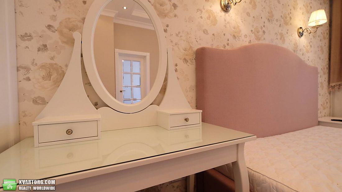 Rent out 2-room apartment. Киев,  Щорса — photo 4