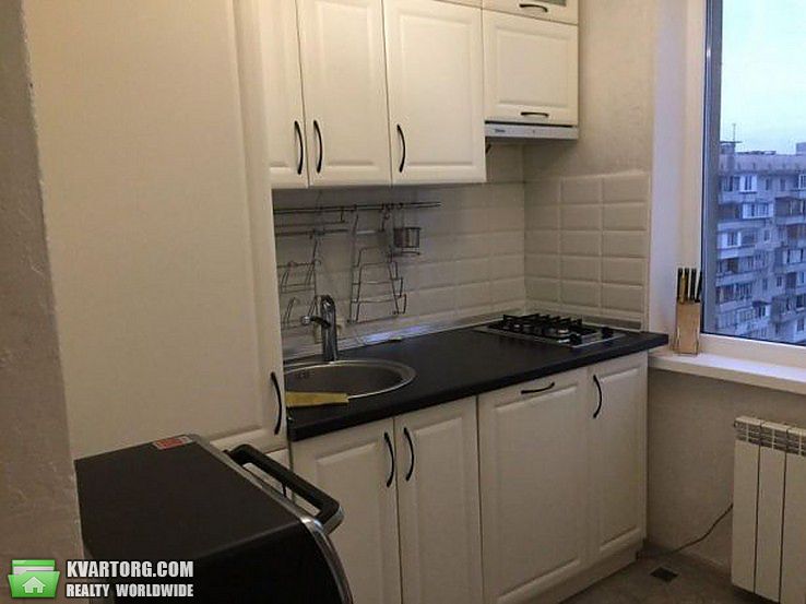 Rent out 2-room apartment. Киев,  Богатырская — photo 1
