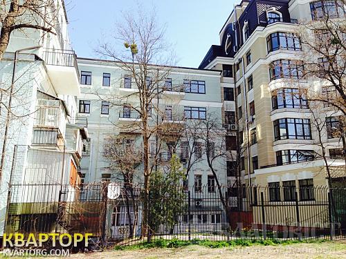 Sell 2-room apartment. Киев,  Десятинная — photo 1