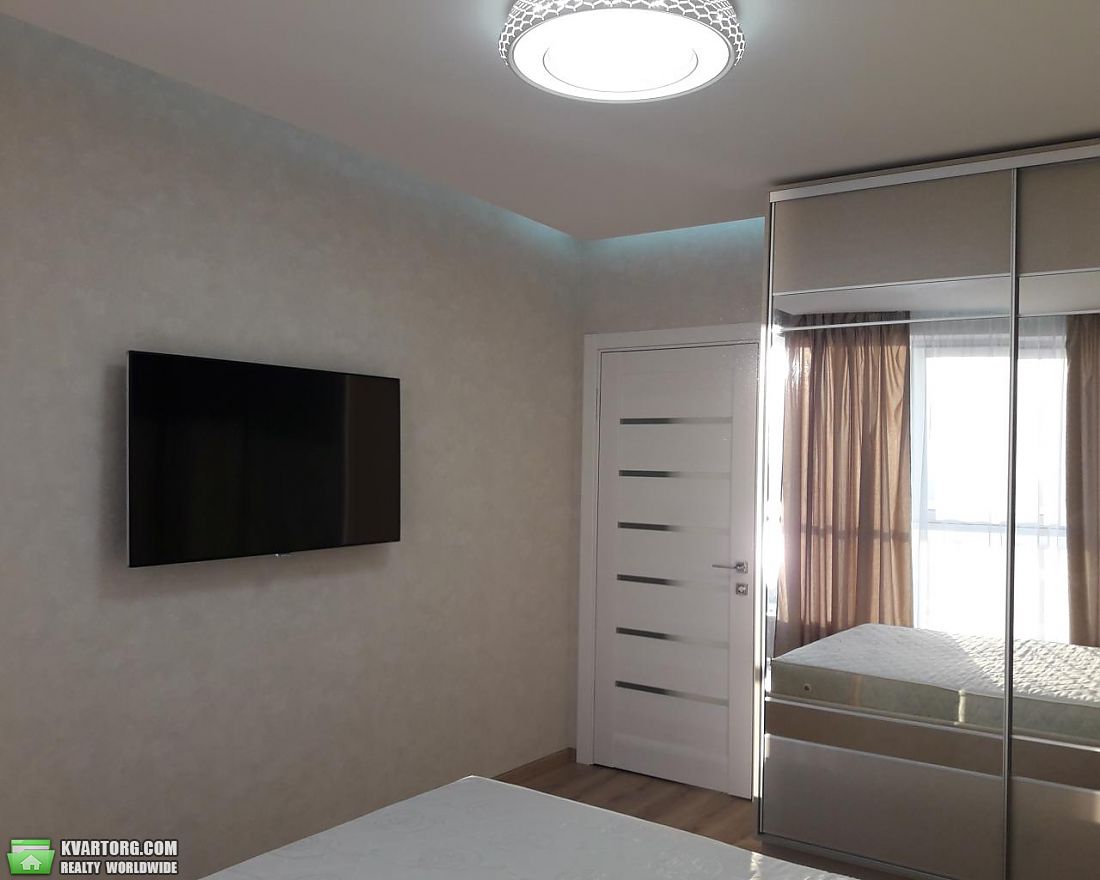 Rent out 2-room apartment. Киев, Заречная — photo 5