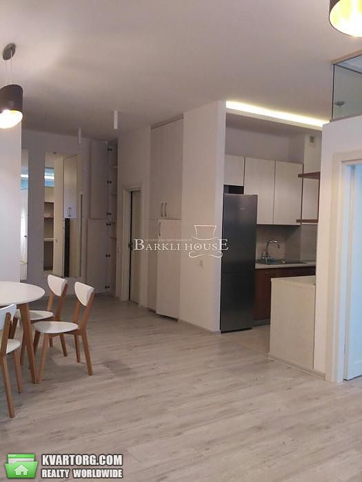 Rent out 2-room apartment. Киев, Дегтярная — photo 5
