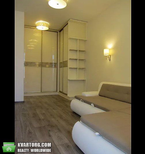 Rent out 1-room apartment. Киев,  Жилянская — photo 4