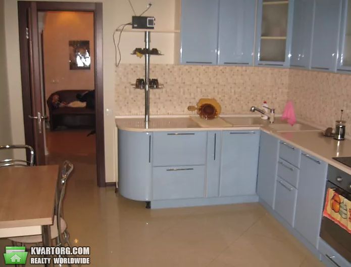 Rent out 3-room apartment. Киев,  Срибнокильская — photo 2