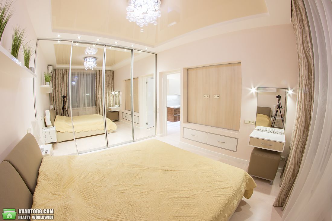 Rent out 2-room apartment. Киев,  Днепровская наб — photo 2