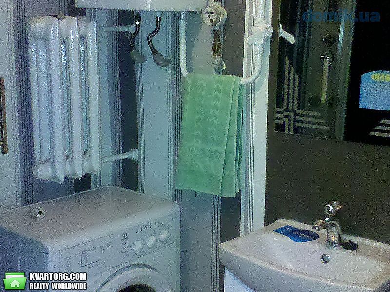 Rent out 3-room apartment. Киев, Керчинская — photo 5