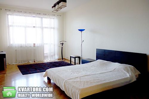 Rent out 3-room apartment. Киев,  Павловская — photo 1