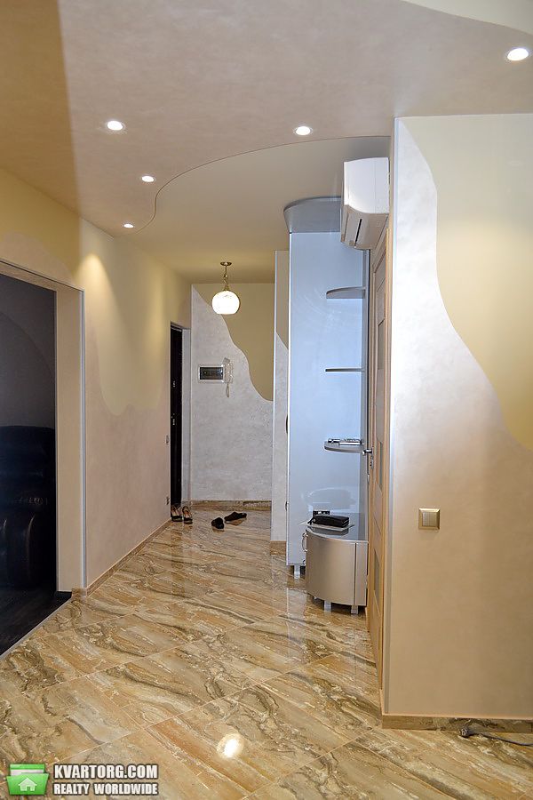 Rent out 2-room apartment. Днепропетровск,  Мира пр — photo 1