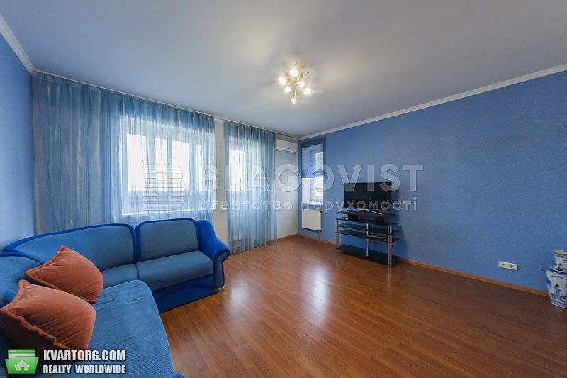 Rent out 2-room apartment. Киев,  Голосеевская — photo 3