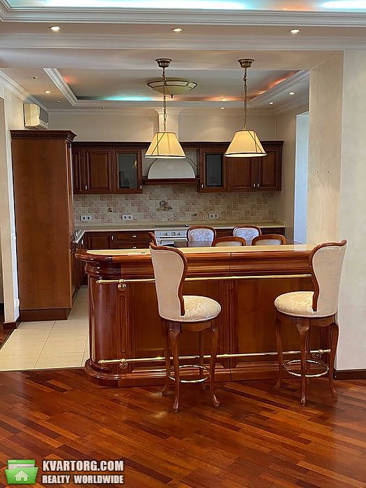 Rent out 3-room apartment. Киев,  Предславинская — photo 1