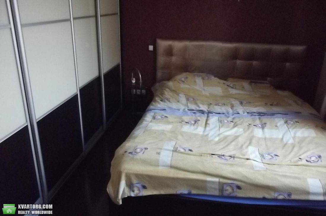 Rent out 2-room apartment. Киев,  Тургеневская — photo 2