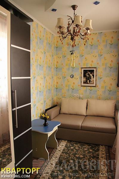 Rent out 2-room apartment. Киев,  Урловская — photo 3