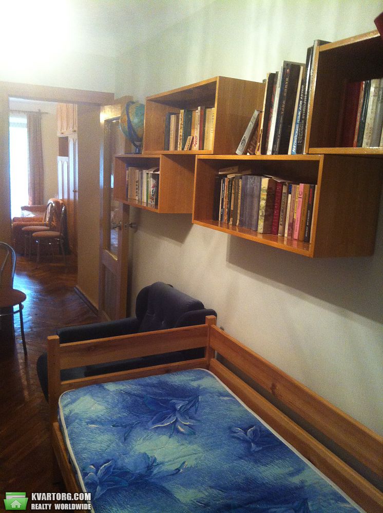 Rent out 2-room apartment. Киев, Вышгородская ул. — photo 6