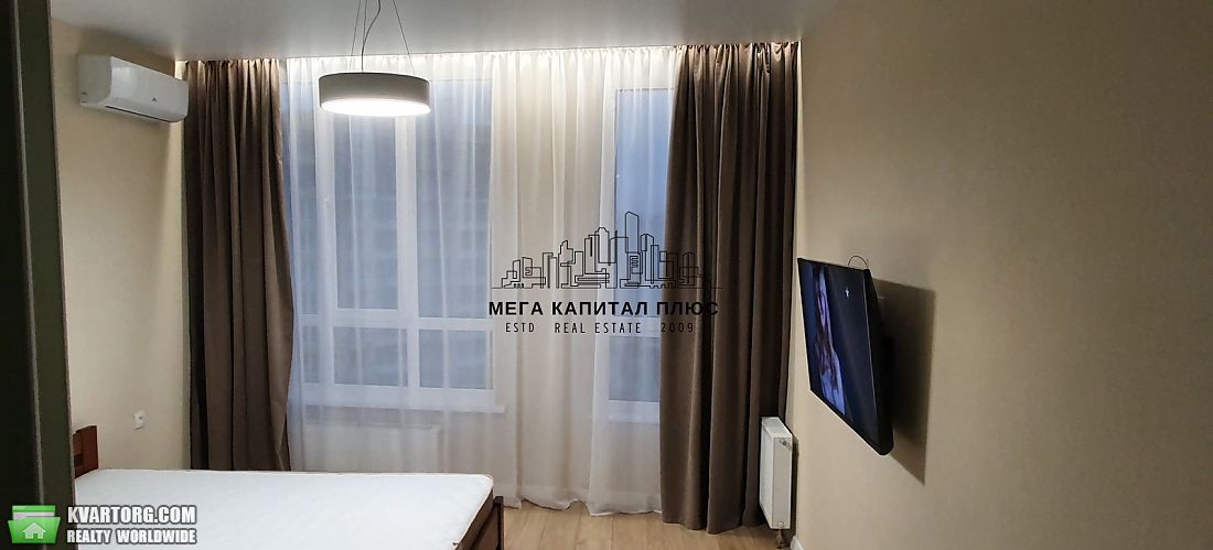 Rent out 1-room apartment. Киев,  Каховская — photo 1
