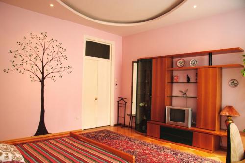 Rent out 3-room apartment. Одесса, Ланжероновская — photo 1