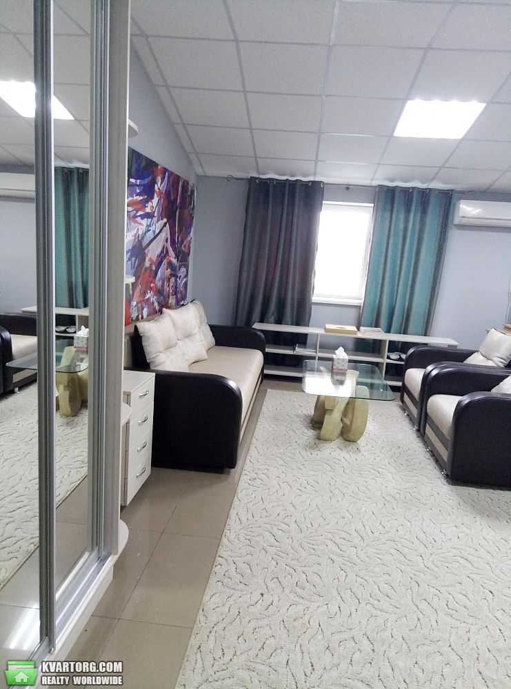 Rent out office. Киев,  Новоконстантиновская — photo 2