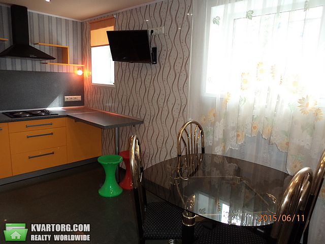 Rent out 3-room apartment. Киев, Чехова — photo 2