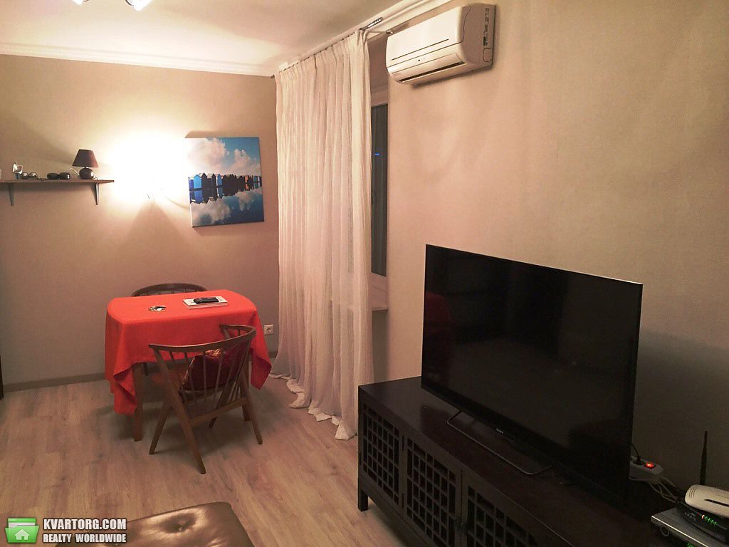 Rent out 2-room apartment. Киев,  Леси Украинки бул — photo 1
