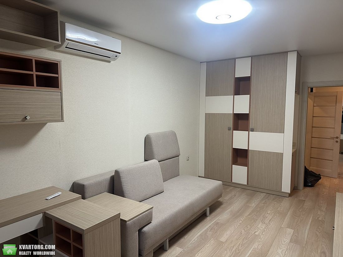 Rent out 2-room apartment. Киев, Вацлава Гавела — photo 4