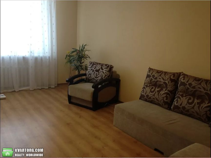 Rent out 2-room apartment. Киев,  Бажана — photo 5
