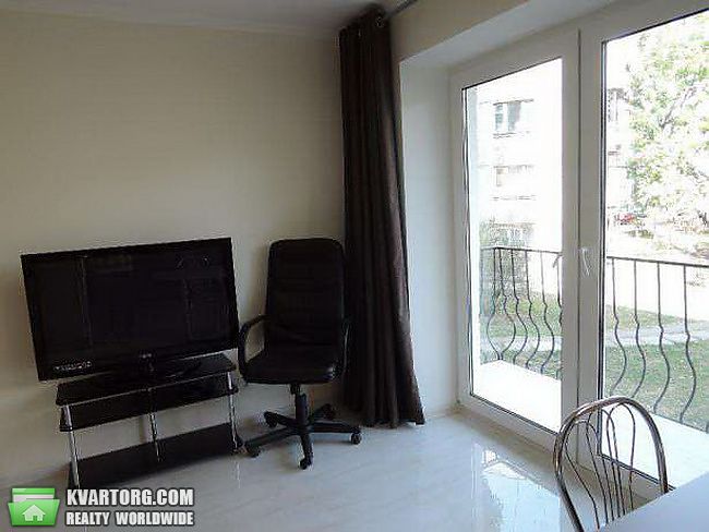 Rent out 2-room apartment. Киев,  Кутузова пер — photo 3