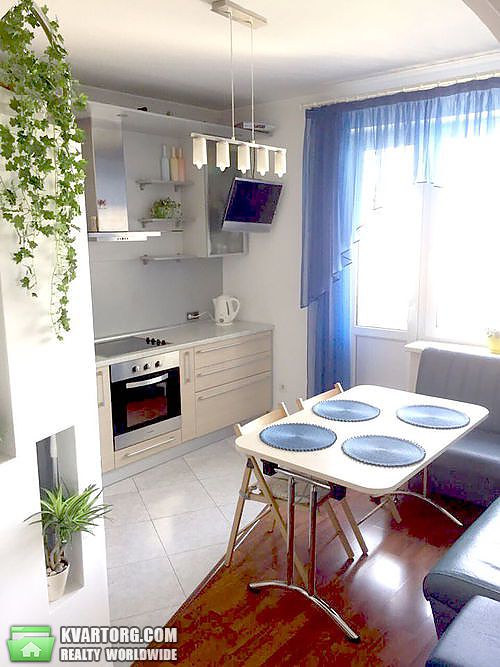Rent out 2-room apartment. Киев,  Кошица — photo 10