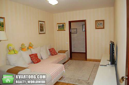 Rent out 2-room apartment. Киев,  Урловская — photo 2