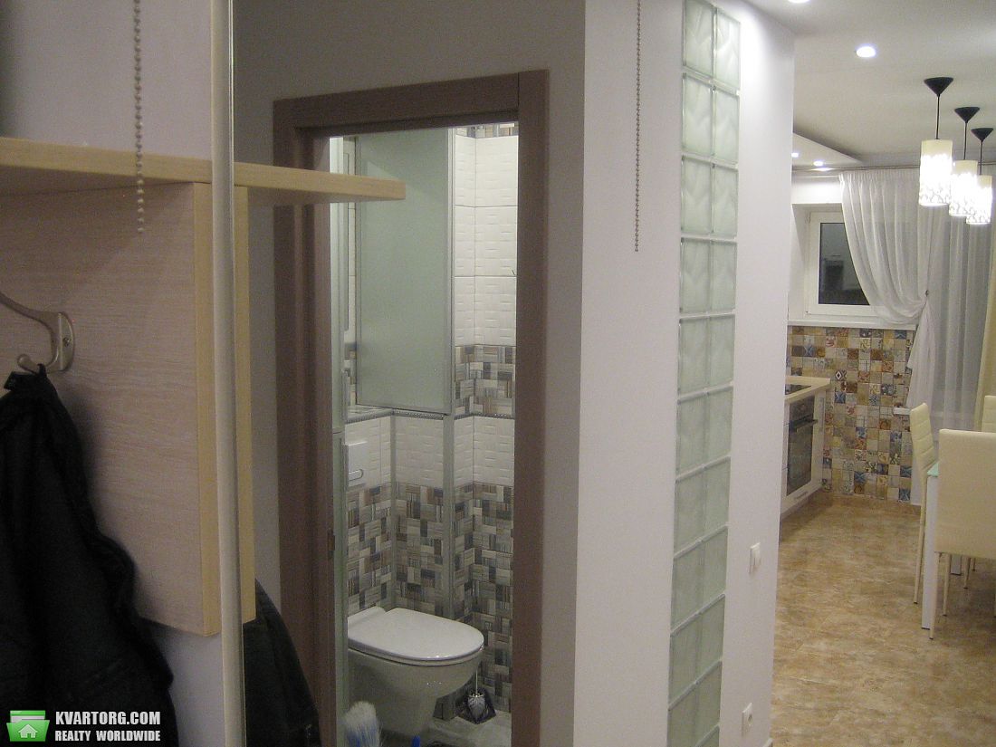 Rent out 3-room apartment. Киев, Почайнинская — photo 7