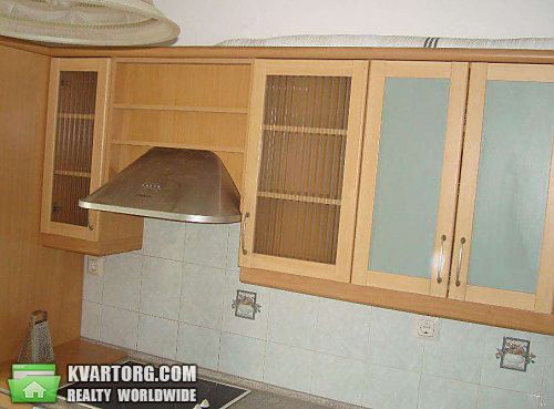 Rent out 2-room apartment. Киев, Панельная — photo 1