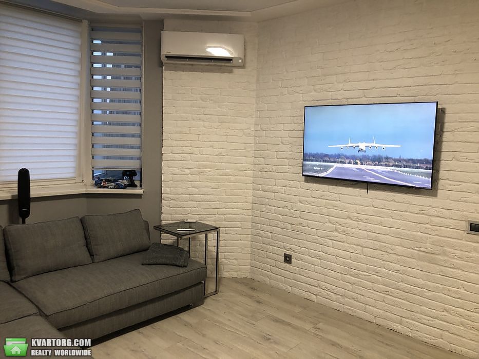 Rent out 2-room apartment. Киев,  Вышгородская — photo 2