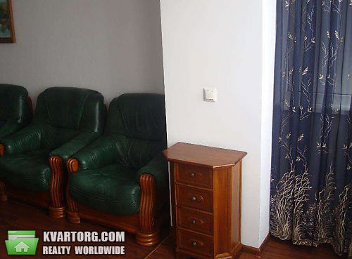 Rent out 2-room apartment. Киев, Панельная — photo 7