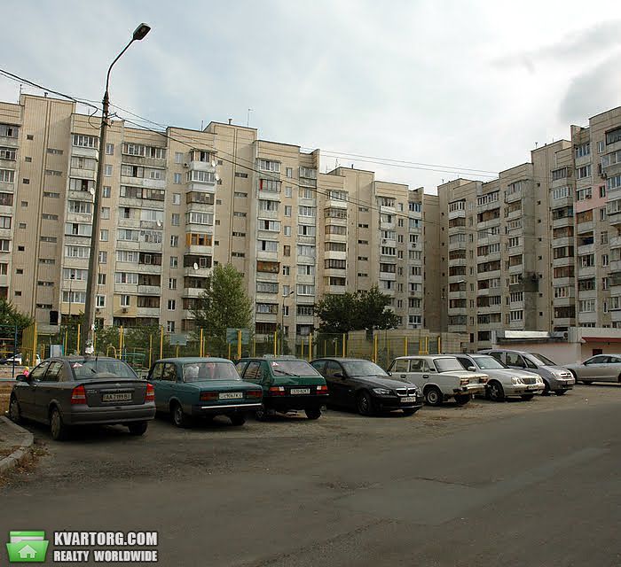 Sell 3-room apartment. Киев,  Автозаводская — photo 1