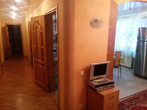 Sell 3-room apartment. Харьков, Краснодарская ул. — photo 3