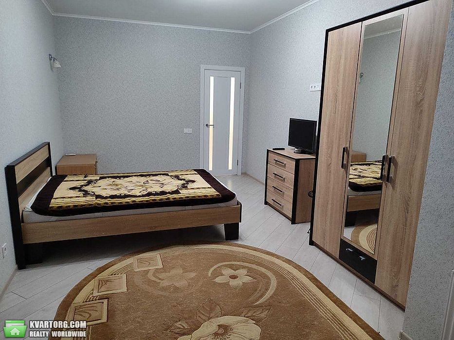 Rent out 1-room apartment. Киев, Драгоманова — photo 1