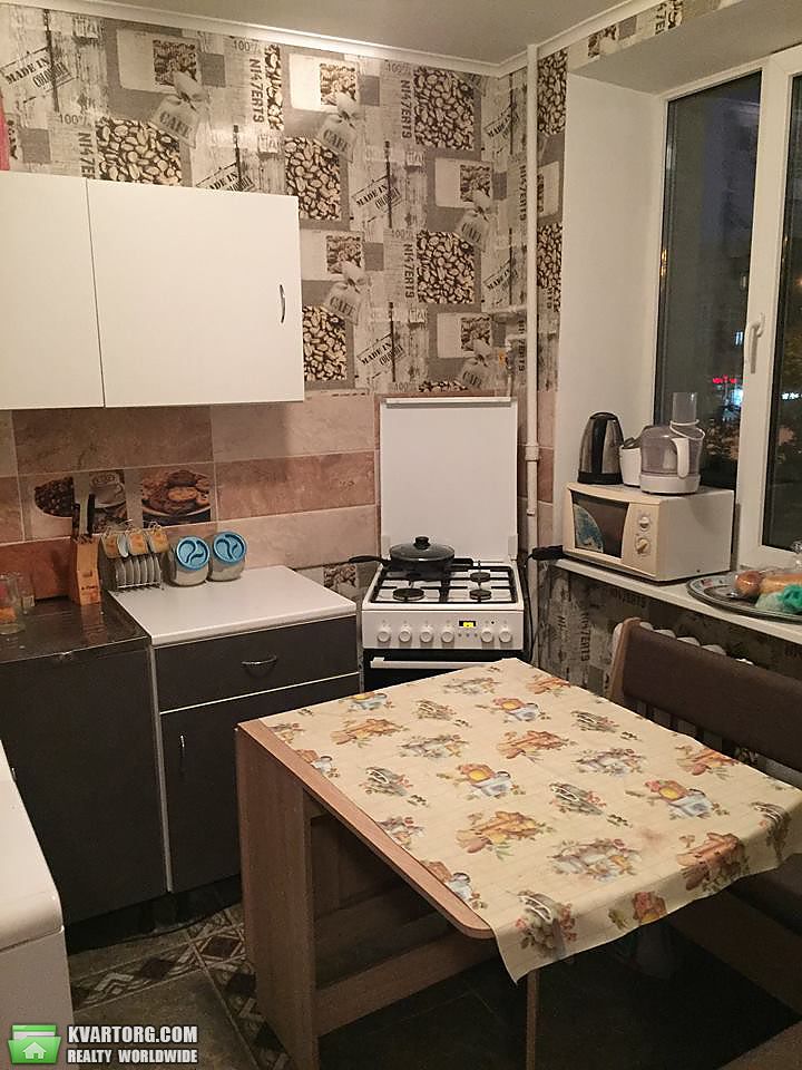 Sell 2-room apartment. Киев,  Воссоединения пр — photo 3