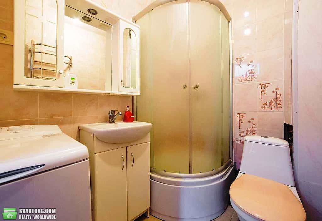 Rent out 2-room apartment. Львов, Площа ринок — photo 3