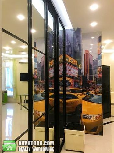 Rent out 2-room apartment. Киев,  Жилянская — photo 10