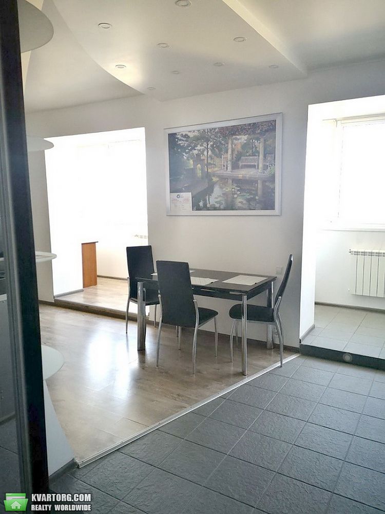 Sell 3-room apartment. Киев,  Шелковичная — photo 4